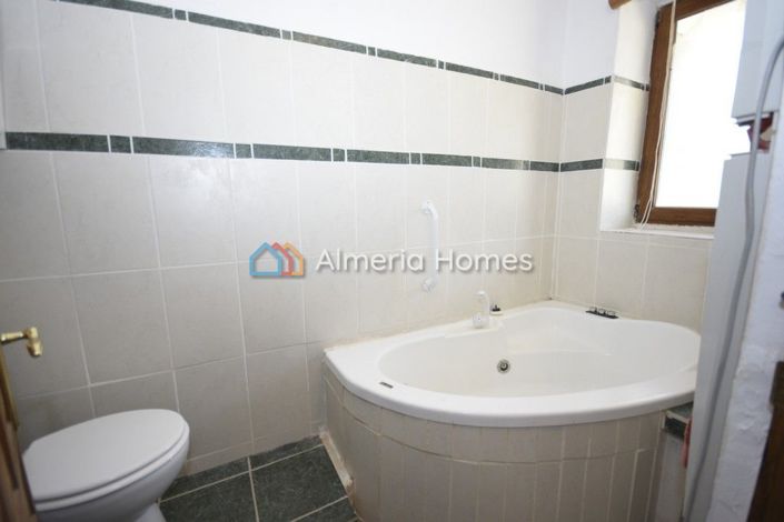 Image No.8-Maison de campagne de 3 chambres à vendre à Albánchez