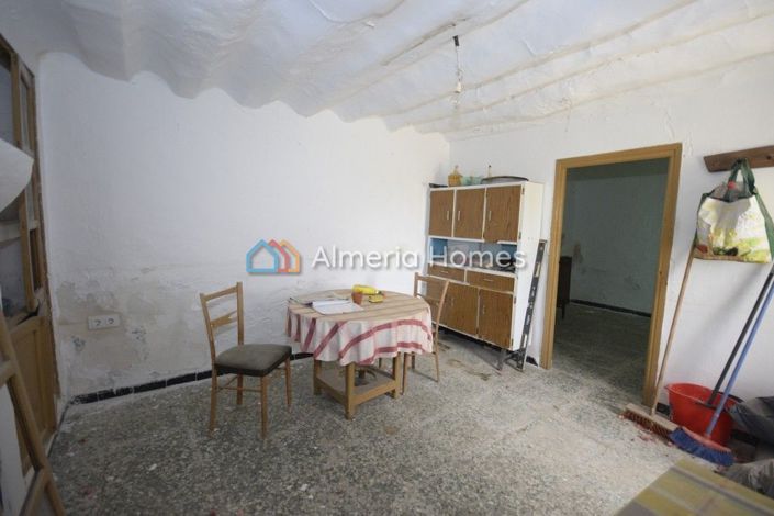 Image No.12-3 Bed Country House for sale