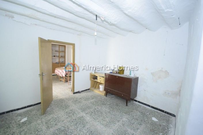 Image No.13-3 Bed Country House for sale