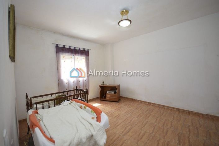 Image No.10-2 Bed Country House for sale