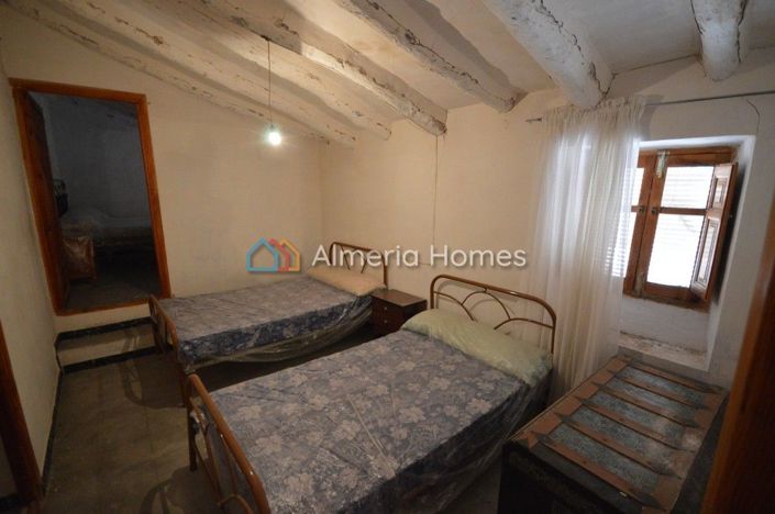 Image No.11-4 Bed Townhouse for sale