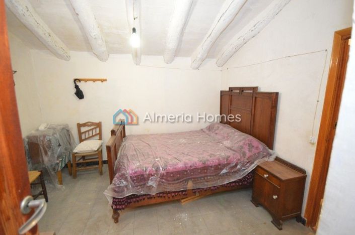 Image No.13-4 Bed Townhouse for sale