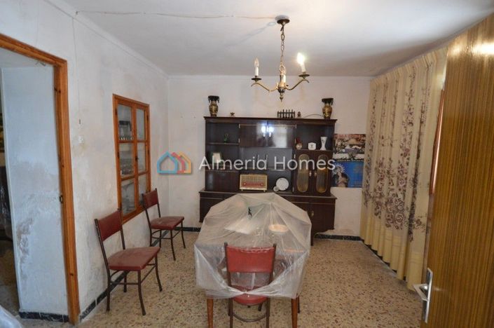 Image No.4-4 Bed Townhouse for sale