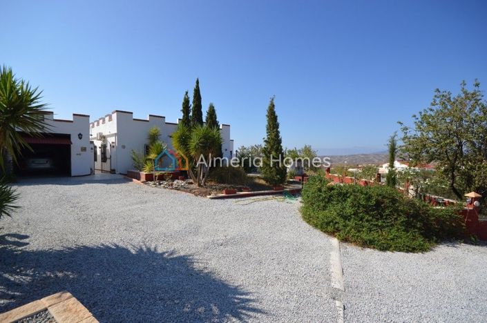 Image No.19-3 Bed Villa for sale