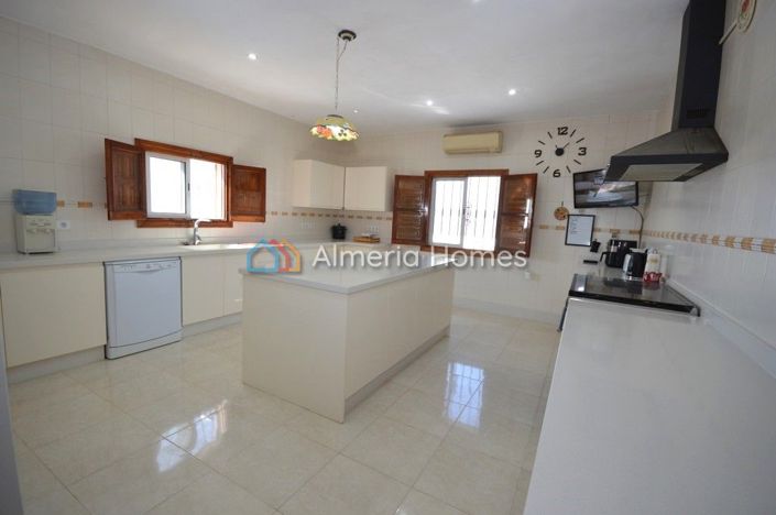 Image No.7-3 Bed Villa for sale