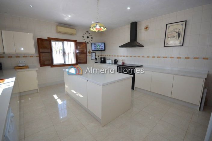 Image No.8-3 Bed Villa for sale