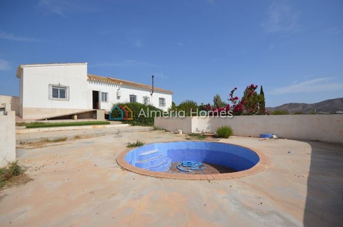 Image No.1-3 Bed Villa for sale