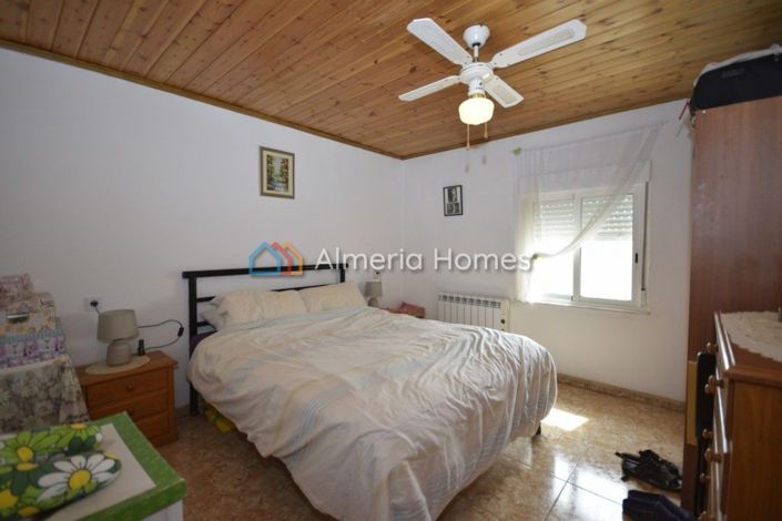 Image No.10-Maison de campagne de 5 chambres à vendre à Velez-Rubio