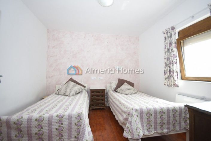 Image No.17-5 Bed Country House for sale