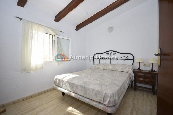 Image No.14-6 Bed Country House for sale