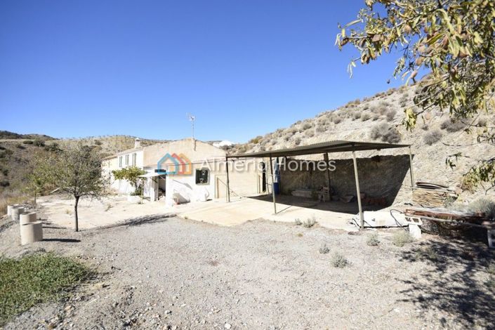 Image No.7-6 Bed Country House for sale