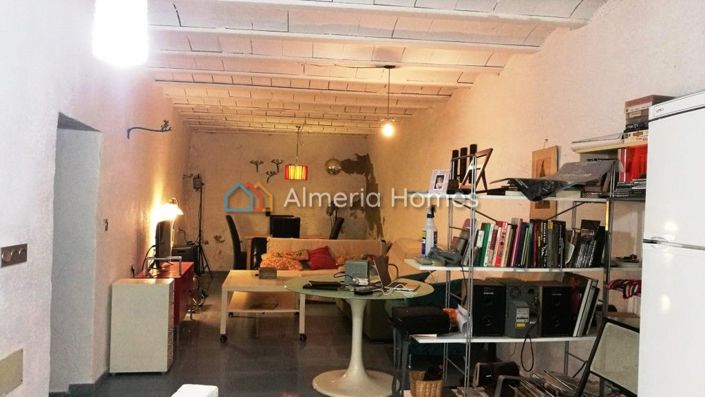 Image No.5-2 Bed Townhouse for sale