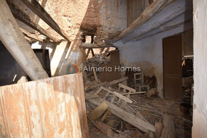 Image No.9-2 Bed Country House for sale