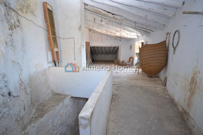 Image No.15-3 Bed Country House for sale