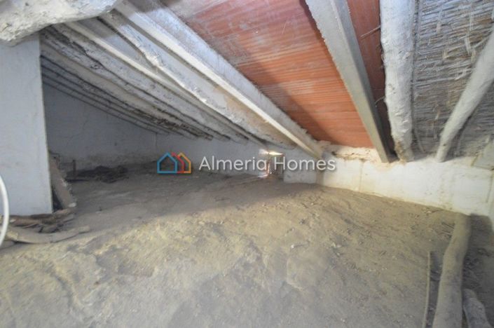 Image No.18-3 Bed Country House for sale