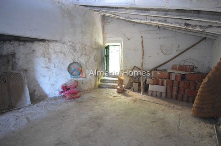 Image No.19-3 Bed Country House for sale