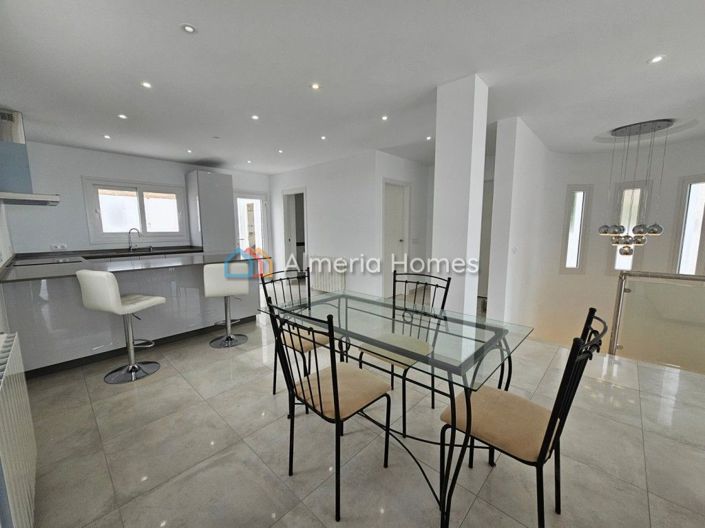 Image No.6-3 Bed Villa for sale