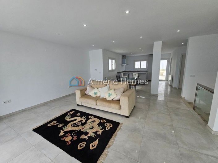 Image No.7-3 Bed Villa for sale