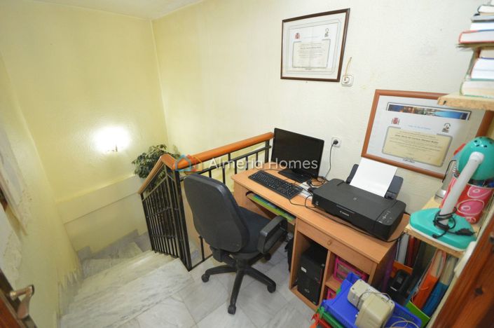 Image No.13-3 Bed Townhouse for sale