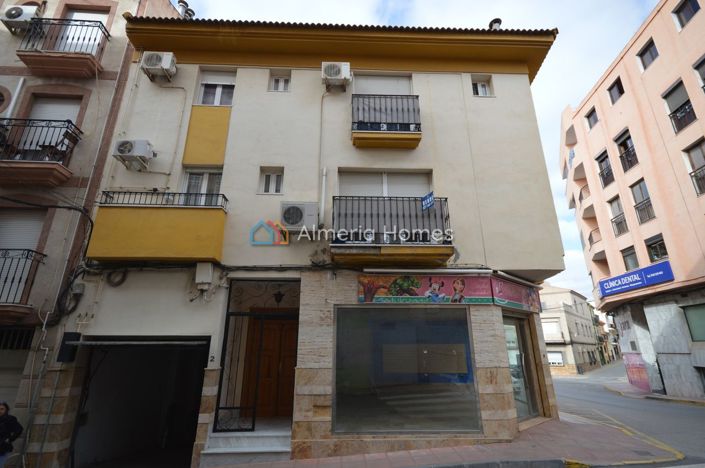 Image No.18-3 Bed Townhouse for sale