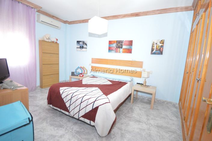 Image No.7-3 Bed Townhouse for sale