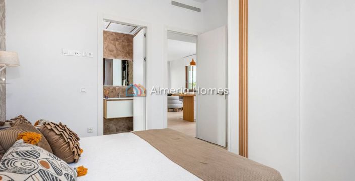 Image No.19-3 Bed Villa for sale