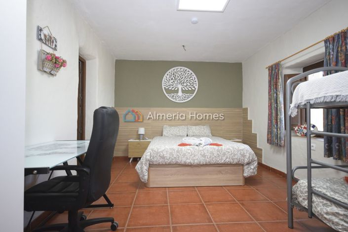 Image No.22-5 Bed Country House for sale