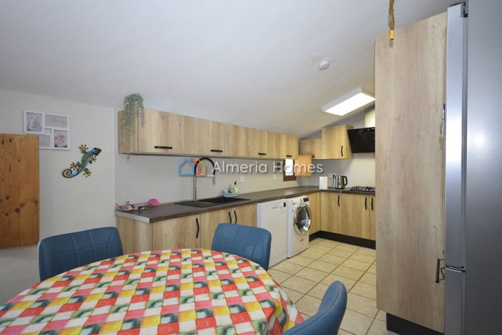 Image No.25-5 Bed Country House for sale