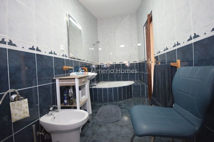 Image No.31-5 Bed Country House for sale