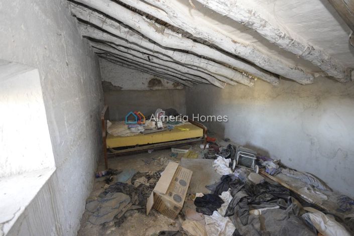 Image No.13-2 Bed Country House for sale