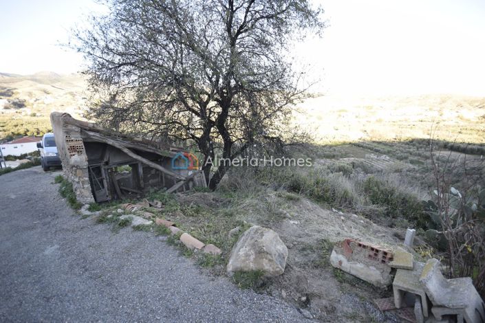 Image No.5-2 Bed Country House for sale