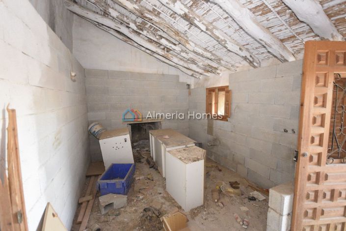 Image No.8-2 Bed Country House for sale