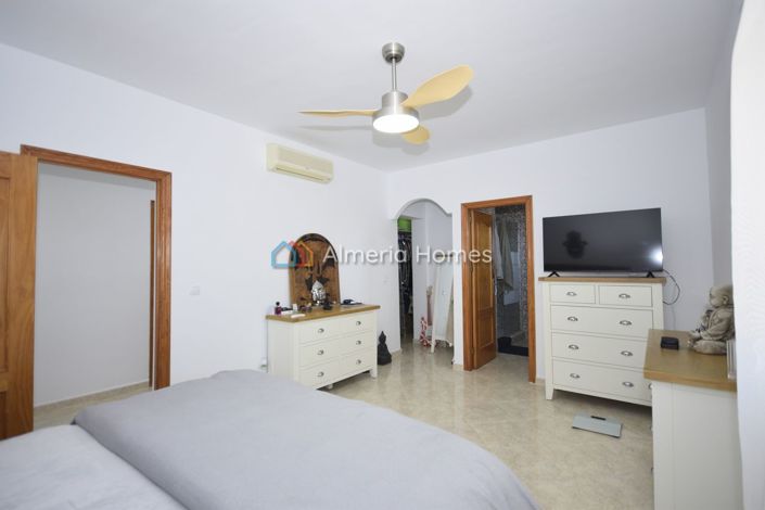 Image No.23-3 Bed Villa for sale