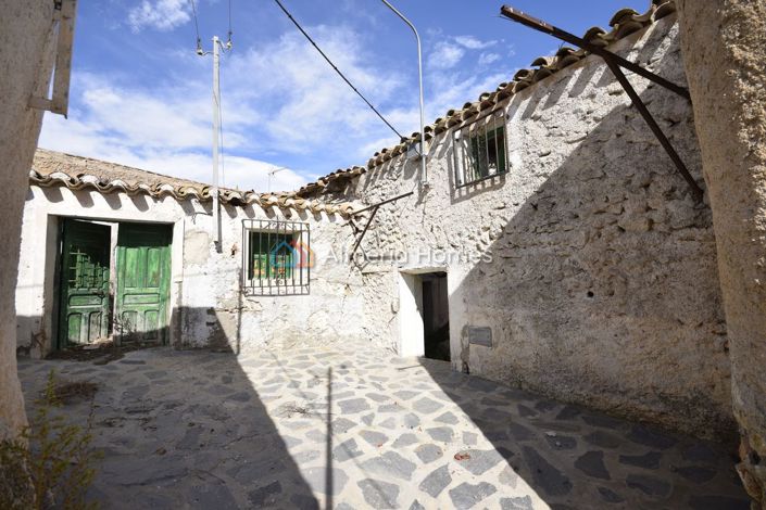 Image No.1-Maison de campagne de 2 chambres à vendre à Oria