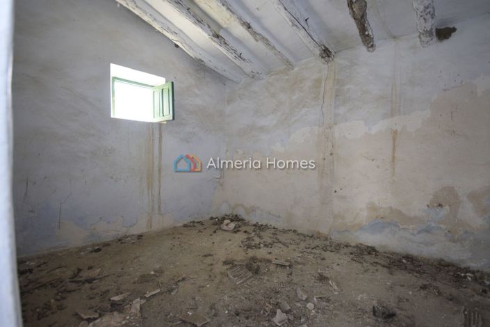 Image No.14-2 Bed Country House for sale