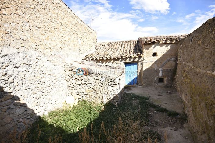 Image No.17-2 Bed Country House for sale