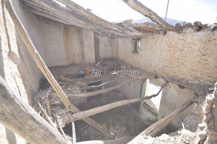 Image No.8-2 Bed Country House for sale