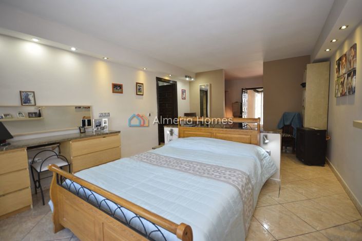 Image No.23-4 Bed Villa for sale