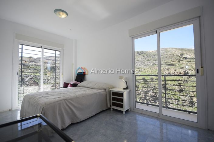 Image No.11-3 Bed Duplex for sale