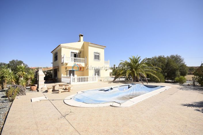 Image No.5-3 Bed Villa for sale