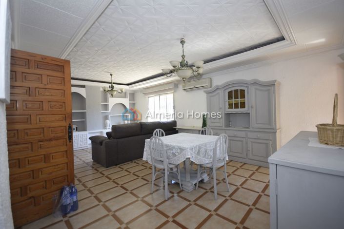 Image No.15-6 Bed Property for sale