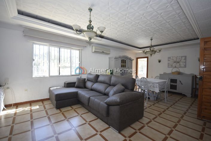 Image No.16-6 Bed Property for sale