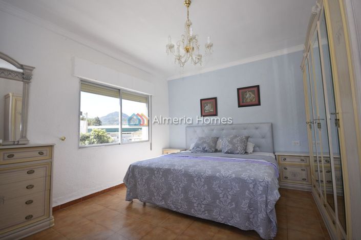 Image No.22-6 Bed Property for sale