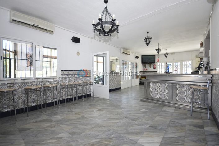 Image No.9-6 Bed Property for sale