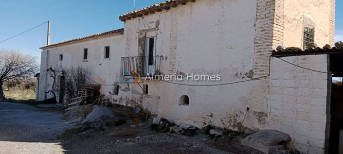 Image No.1-6 Bed Country House for sale