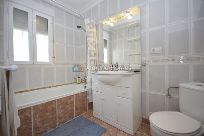 Image No.25-5 Bed Villa for sale