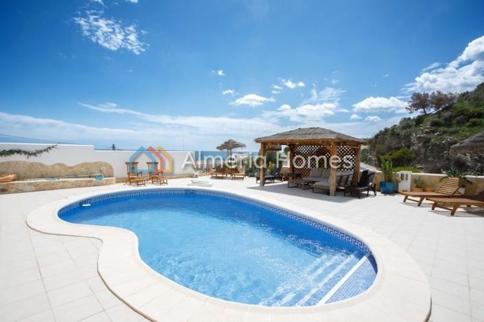 Image No.1-3 Bed Villa for sale