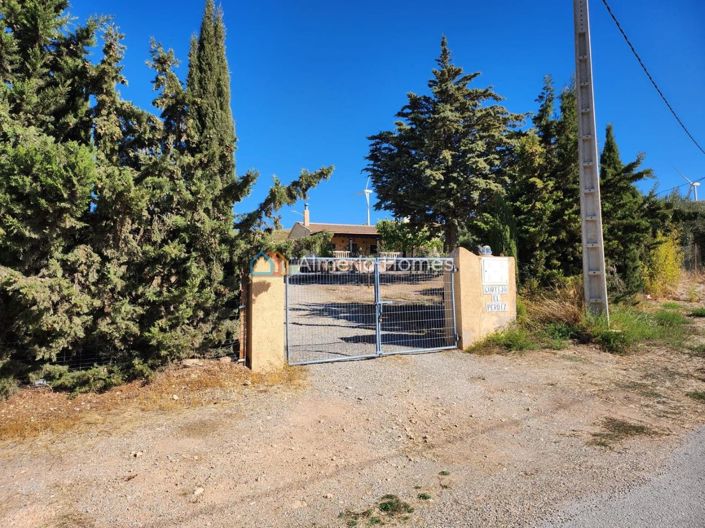 Image No.26-3 Bed Country House for sale