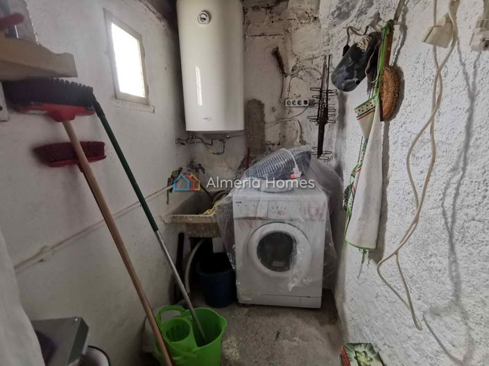 Image No.15-5 Bed House for sale