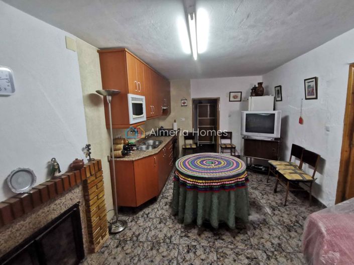 Image No.16-5 Bed House for sale